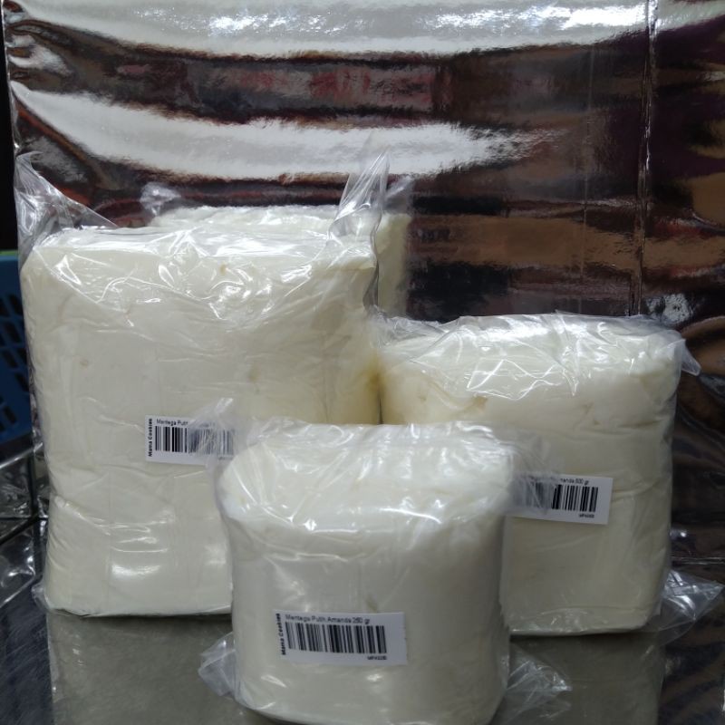 

Margarin Putih Amanda 250 gr / 500 gr / 1kg / Shortening / Bakers Fat / Mentega / Buttercream