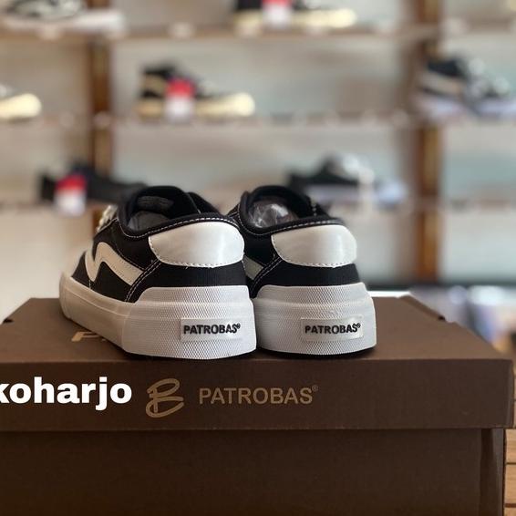 (SALE) PATROBAS - SEPATU PATROBAS IVAN LOW BLACK WHITE - SNEAKERS - PETROBAS - SEPATU PRIA - SEPATU 