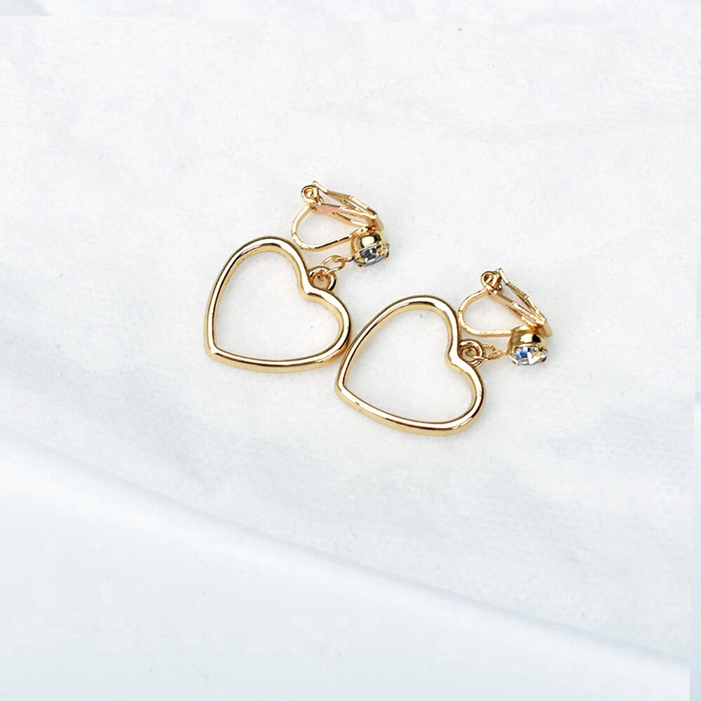 Anting Klip On Tanpa Tindik Bentuk Hati Warna Gold / Silver Untuk Wanita