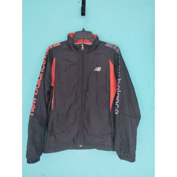 Jaket parasut NEW BALANCE SECOND