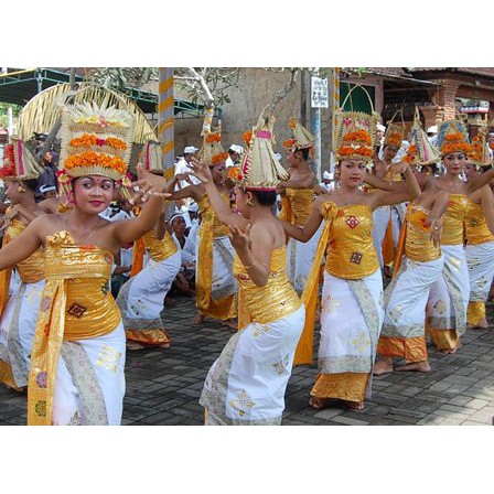 Kostum Pakaian Busana tari Rejang Dewa