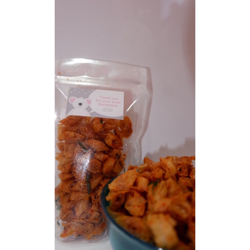

lumpia kering daun jeruk 200gr (buy 10 free 1)