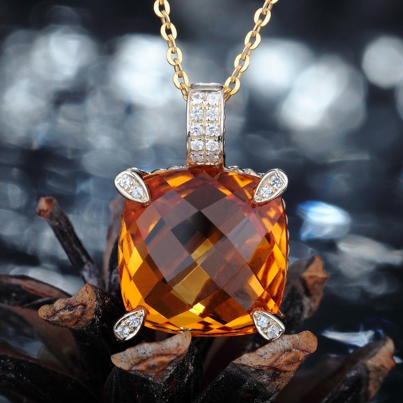 [Ready Stock]Fashion Square Yellow Diamond Pendant 18K Gold Plated Full Diamond Necklace