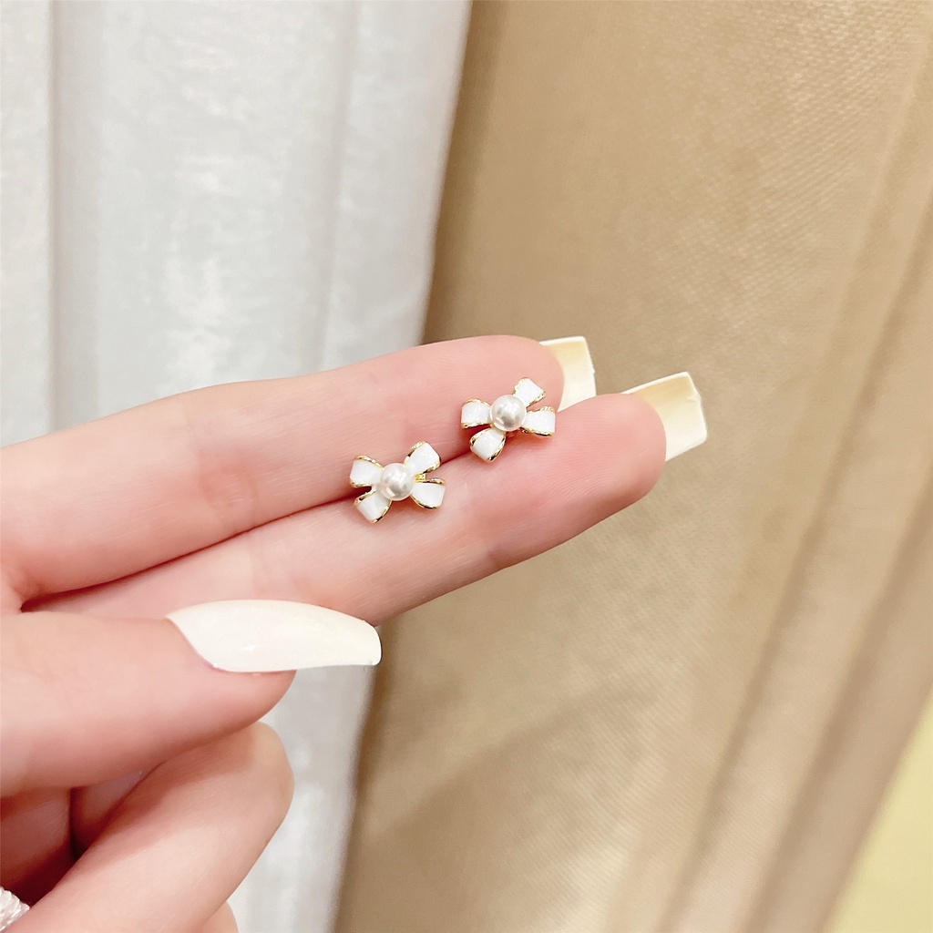 Anting Tusuk Gantung Temperament Desain Pita Mini Gaya Simple Untuk Wanita