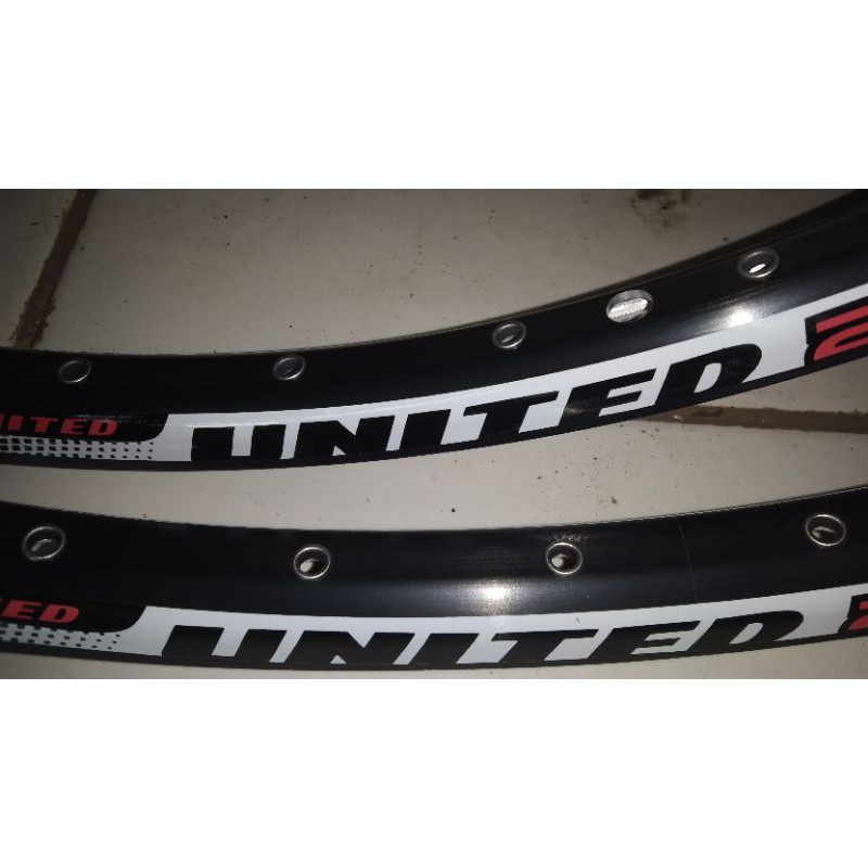 sepasang rim 26 United 2619 36 hole