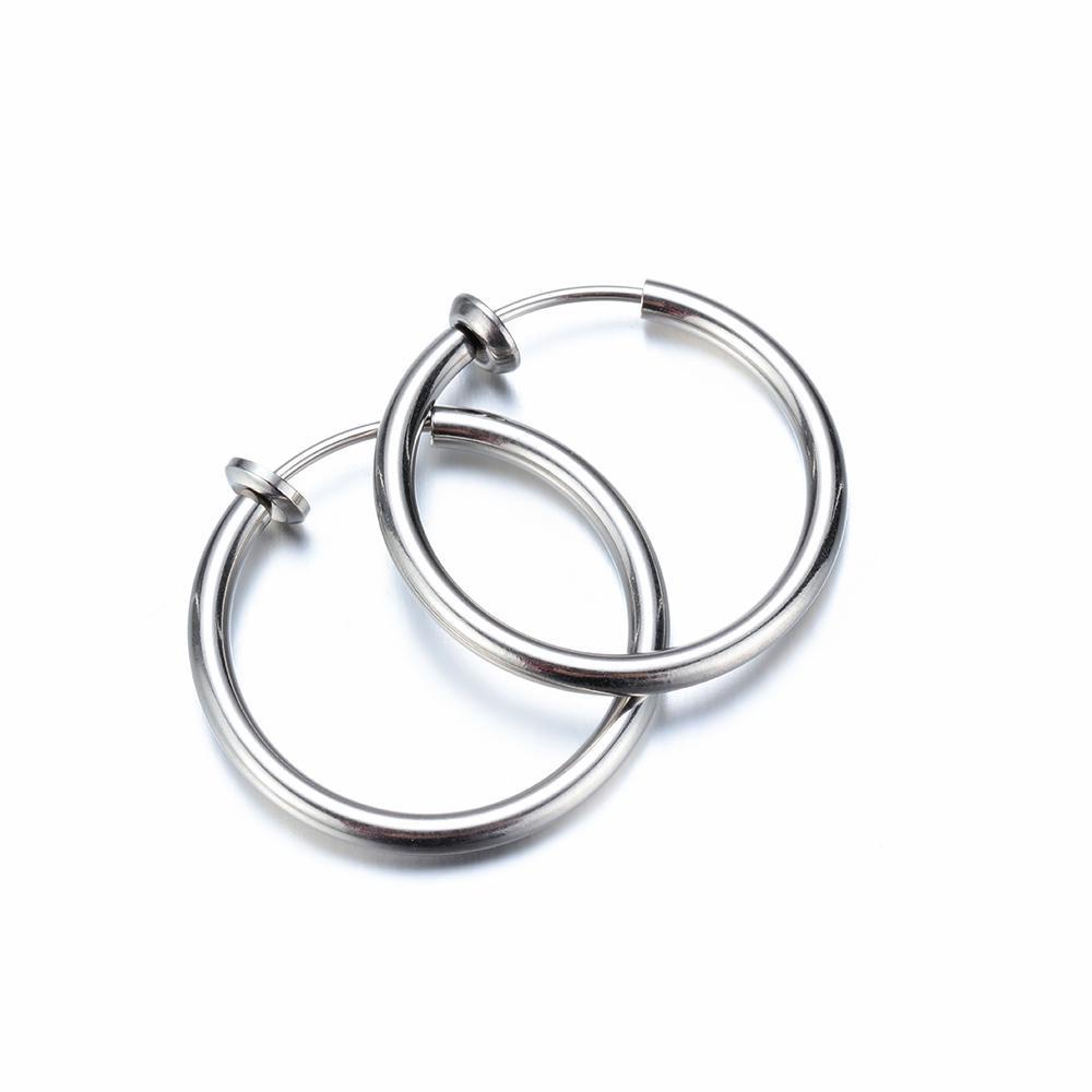 Anting Hoop Bentuk Bulat Motif Bunga Bahan Stainless Steel Gaya Hip Hop Untuk Pria Dan Wanita