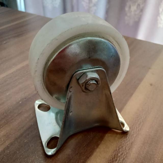 Roda nylon mati