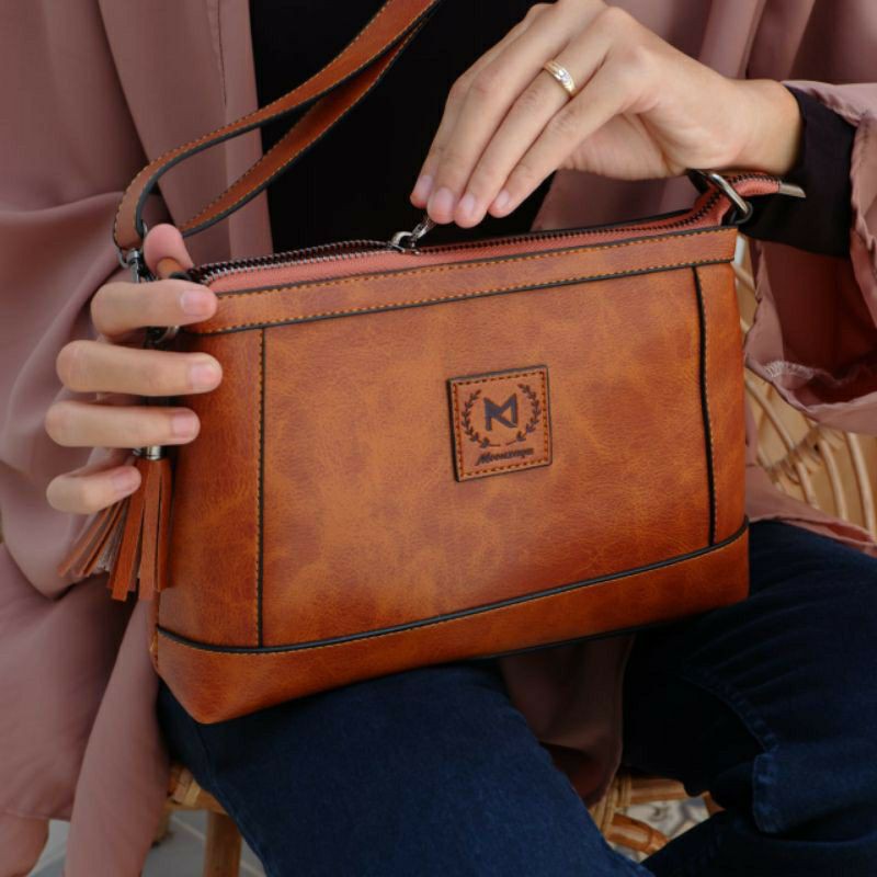 TAS MONZAYA TRESNA / TAS KULIT / TAS SLEMPANG