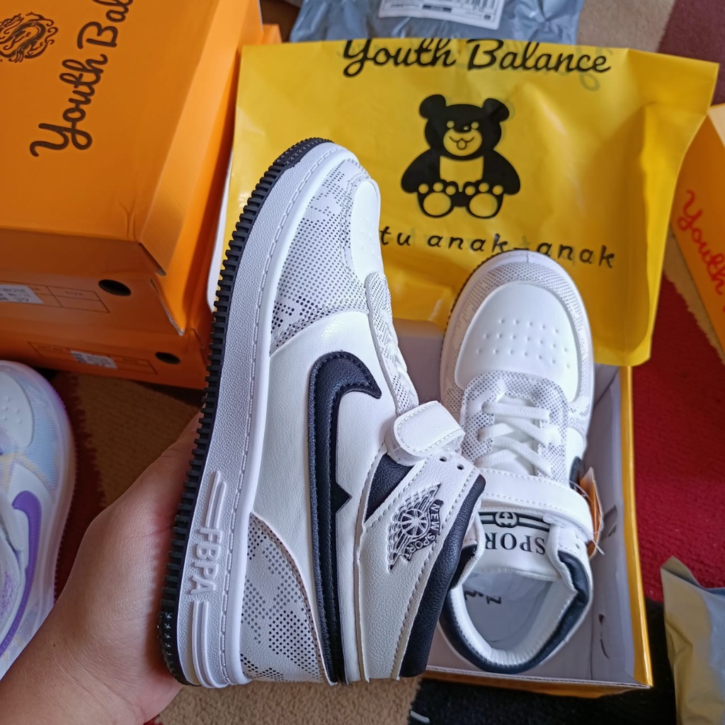 Sepatu anak perempuan import youth balance C229 (26-37) Sepatu kekinian