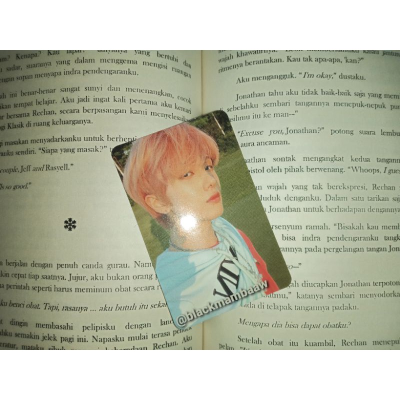 pc jisung epoxy hello future (pc only) [BOOKED]