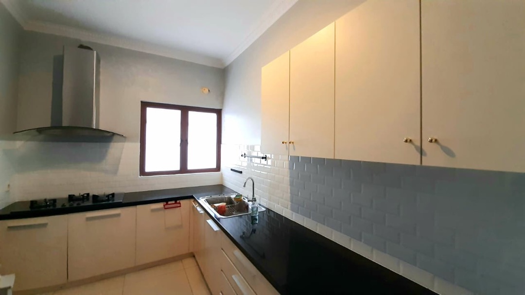 Mulia Signature Subway Keramik Dinding 7.5 X 15 Bevel