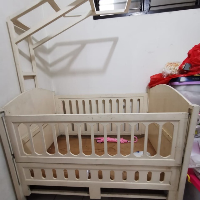 Ranjang kayu bayi - bekas - 150 x 90 cm