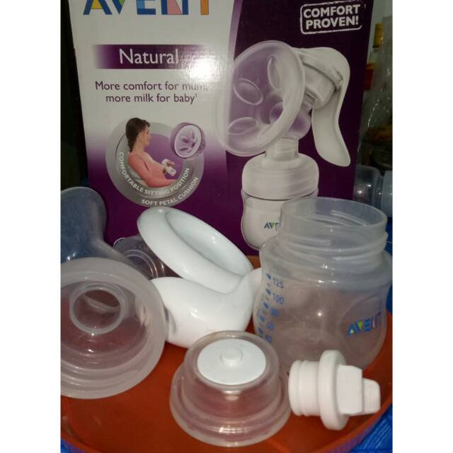 Preloved Avent natural manual breast pump
