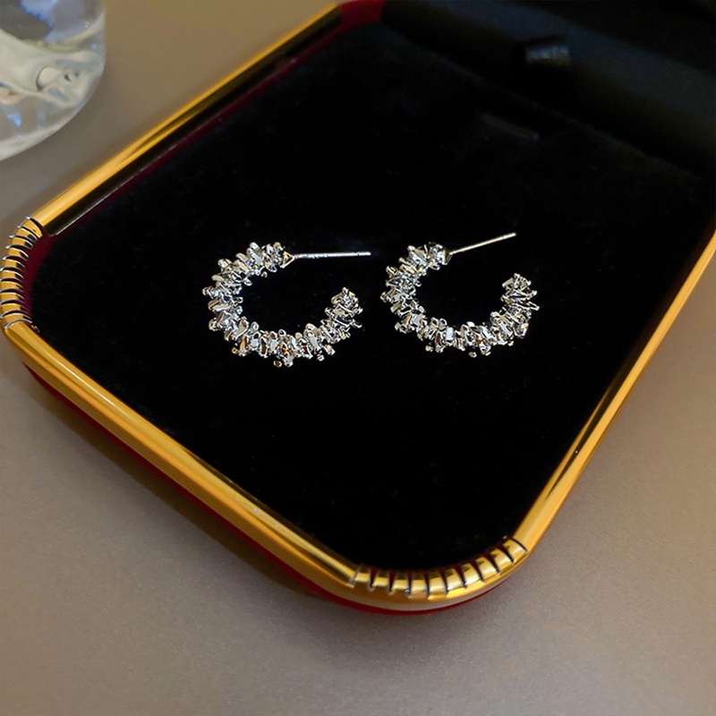 Fancyqube Anting Bentuk C Setengah Lingkaran Bahan Logam Gaya Retro Eropa Dan Amerika Untuk Wanita 2022