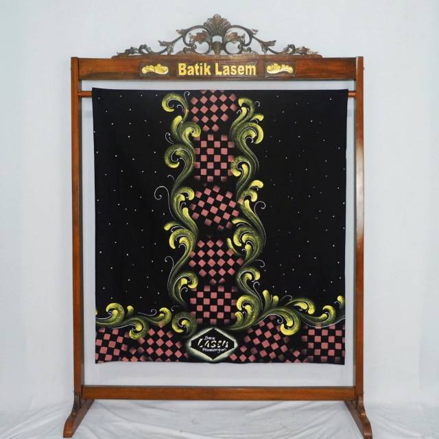 

SARUNG LUKIS ORNAMEN