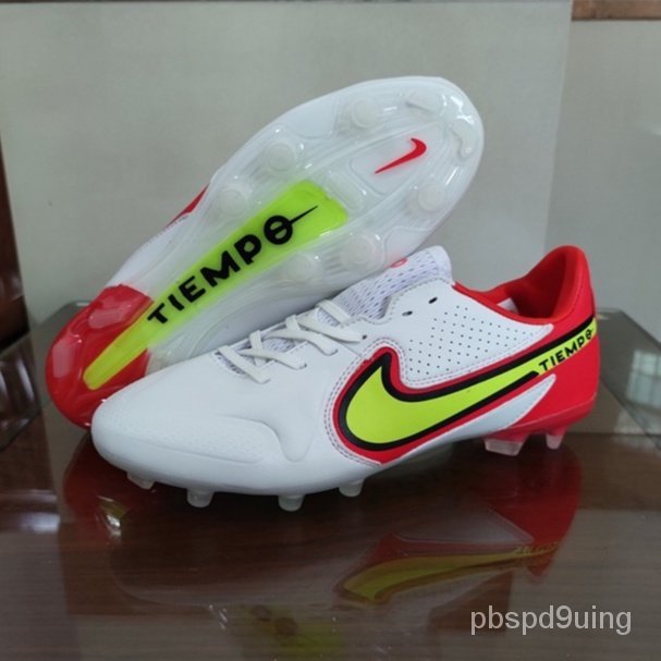 lightest soccer shoe