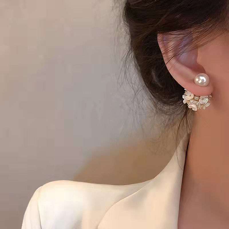 Anting Stud Desain Bunga Bola Mutiara Gaya Vintage Perancis Untuk Aksesoris Wanita