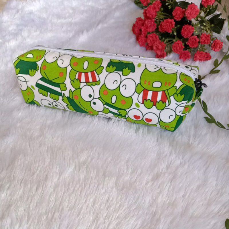 

Tempat pensil/pouch serbaguna/pouch kosmetik/pencil case