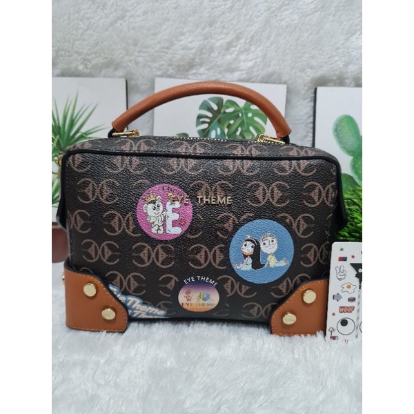 HUER Eye Theme Oyehwa Monogram