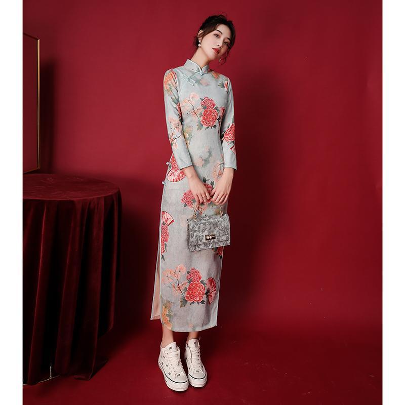 Improved cheongsam 2022 spring retro elegant young style bone etching light cooked Chinese style dee