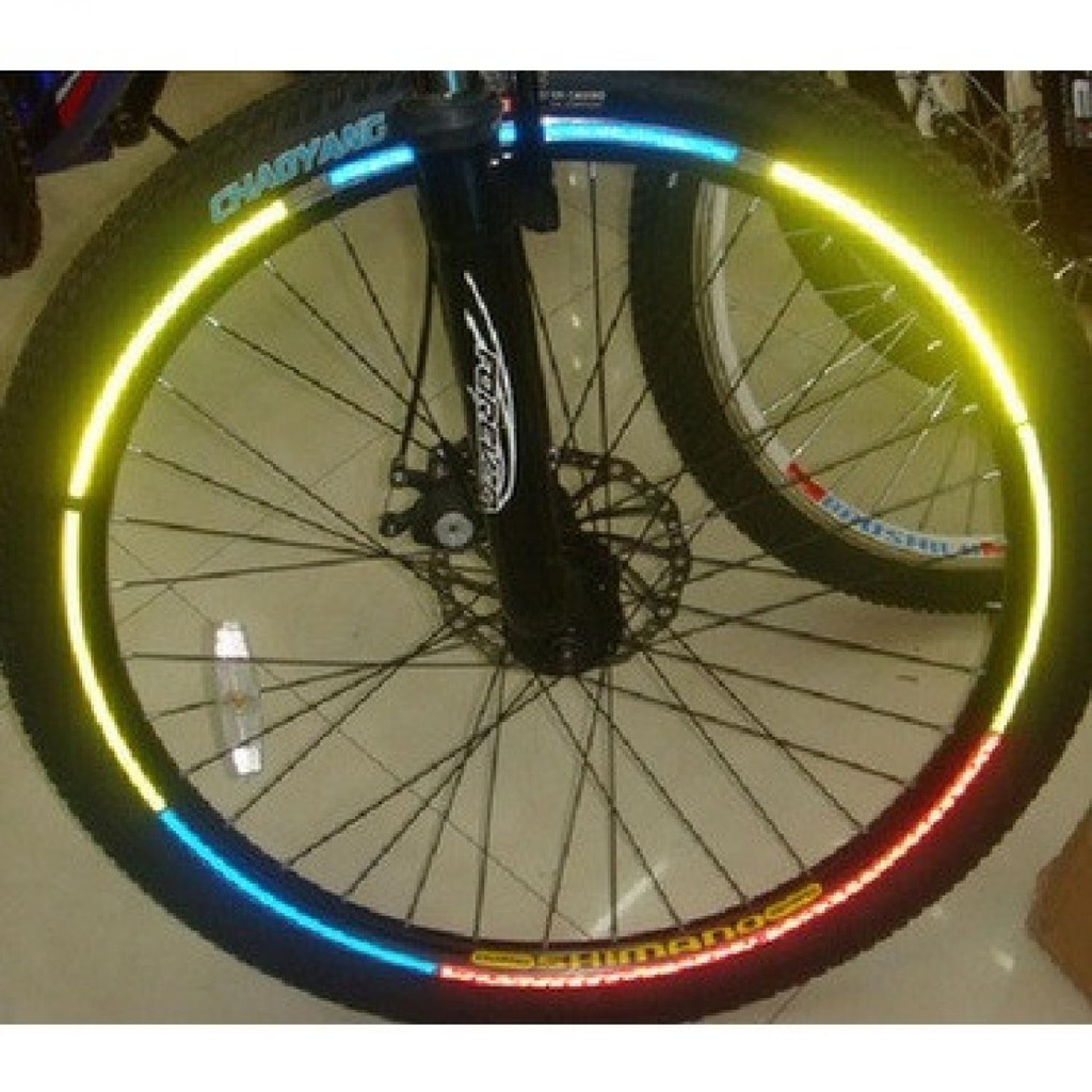 Stiker Reflektor Roda Sepeda 8 Strip Seticker Reflektif Lampu Menyala dalam Geleap Reflective Cahaya