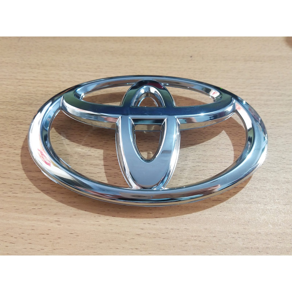 Emblem Logo Toyota Calya Depan Chrome