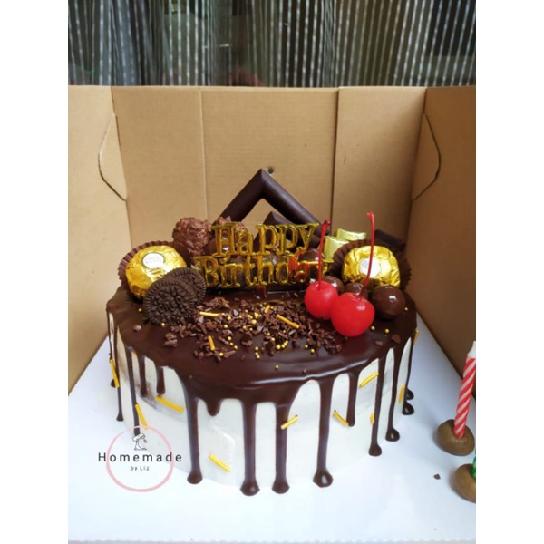 

Money Cake dengan hiasan coklat