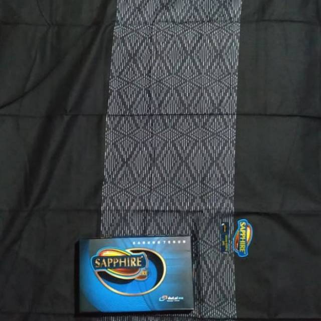 Sarung sapphire hitam tumpal