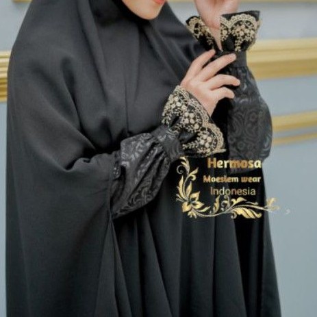 Gamis Syari Umbrella Bahan Wolvis Emboss Exclusive Manset tangan renda