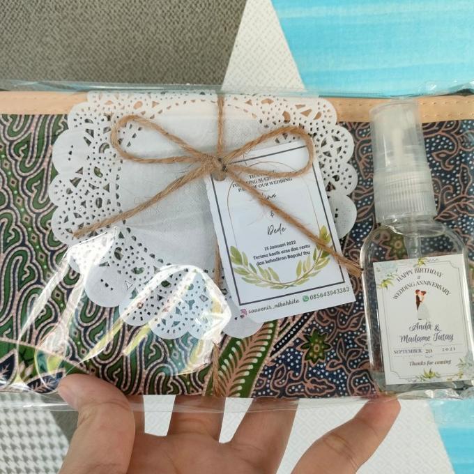 Souvenir pernikahan dompet batik pouch dompet tali hand sanitizer cair