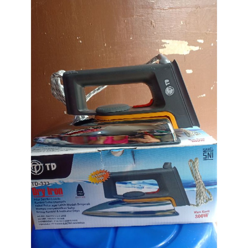 gosokan baju / setrikaan merek td