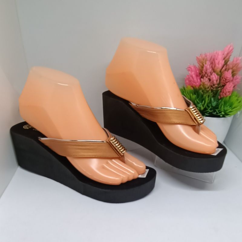 Sandal jepit Wedges 24 variasi