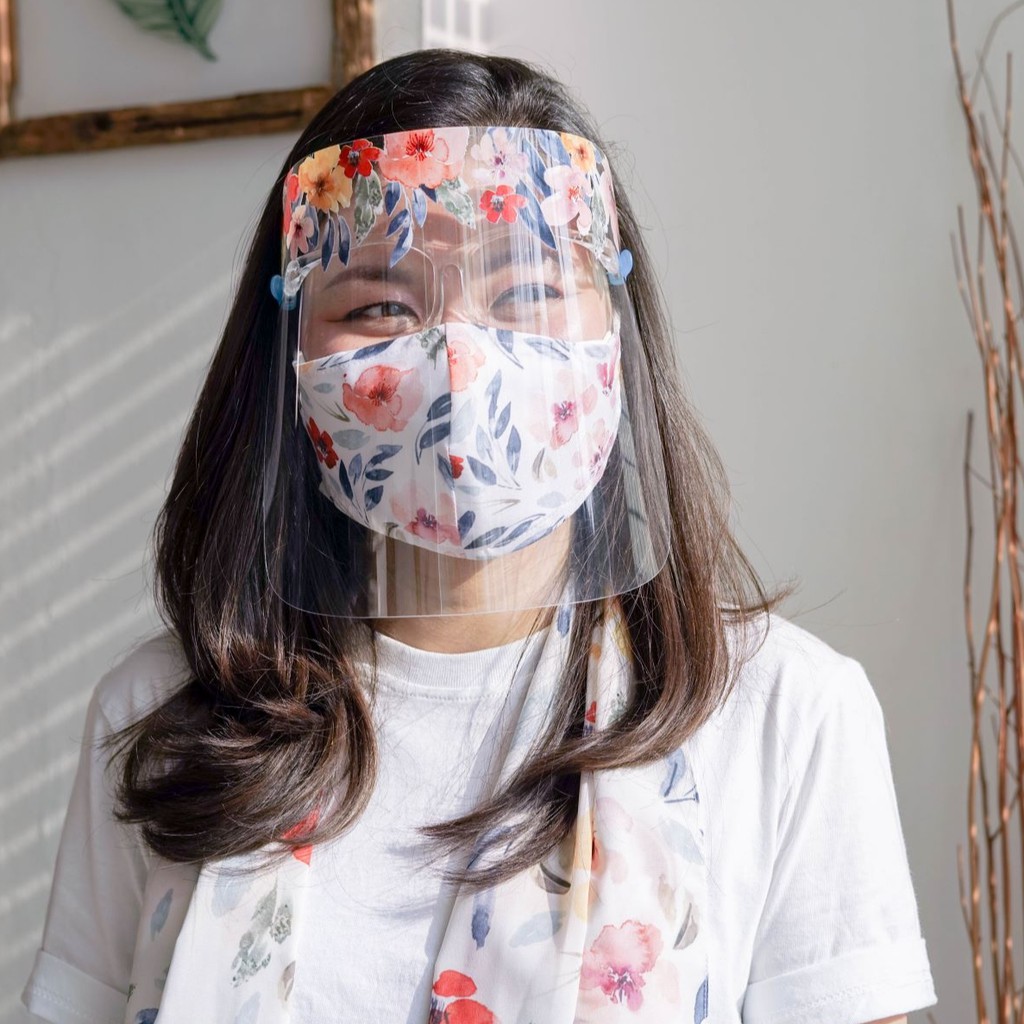 

Seruni Living Face Shield Kacamata dan masker kain 3 ply motif bunga
