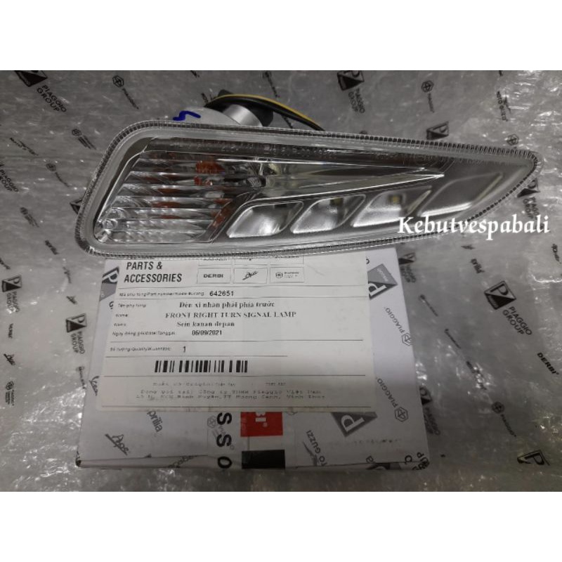 Lampu Sein Depan Kanan Vespa Sprint Primavera