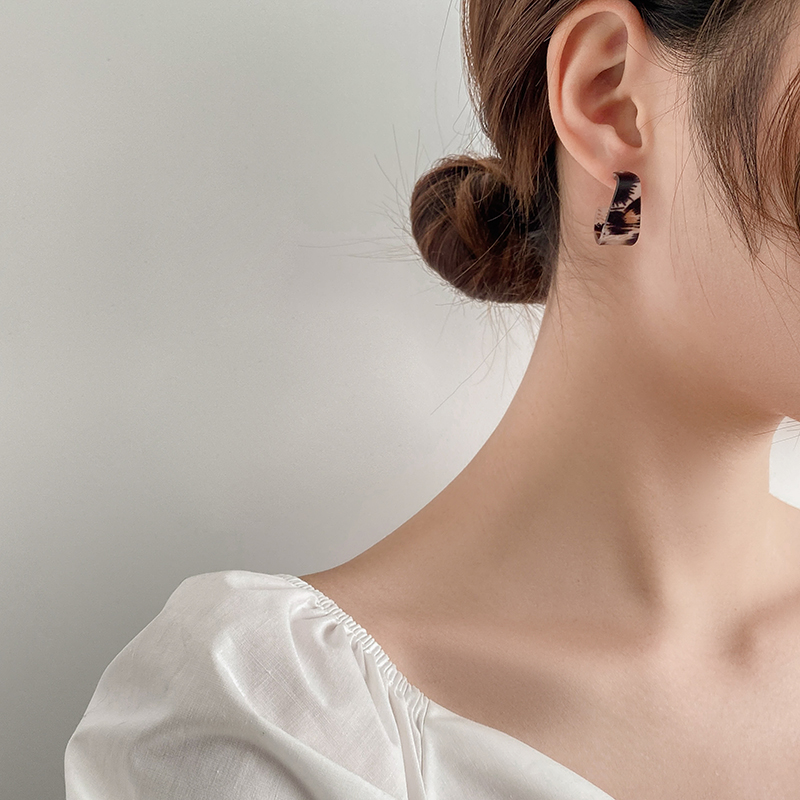 Anting Bentuk Kotak Motif Leopard Bahan Resin Gaya Korea Untuk Wanita