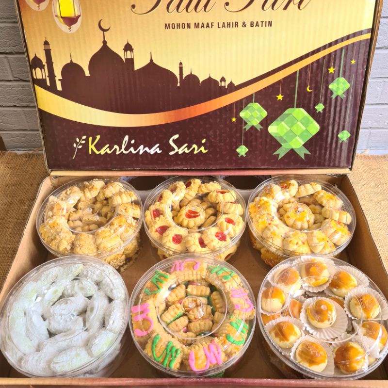 

Parcel / Hampers Kue Lebaran Idul Fitri Karlina Sari 1 dus isi 6 pack