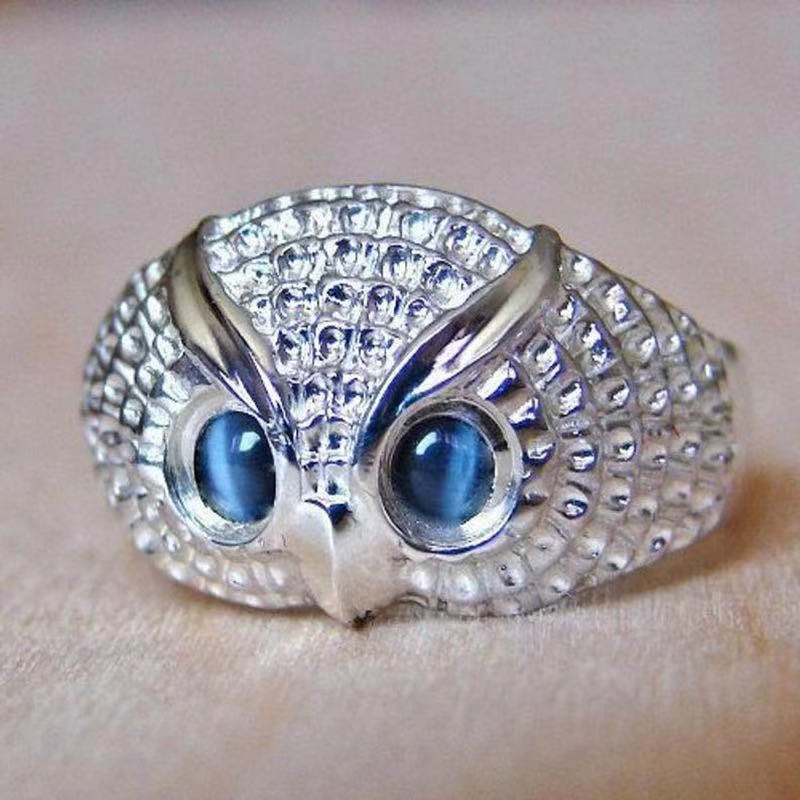 Cincin Zircon Desain Mata Elang Warna Silver Gaya Vintage Untuk Pria Dan Wanita