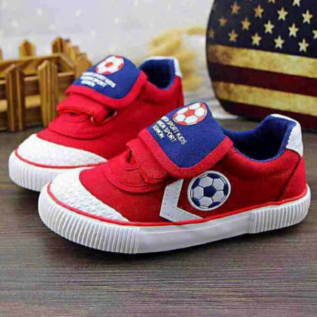 Sepatu Anak Cowok Red Soccer Shoes