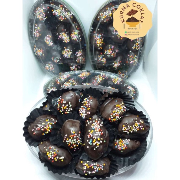 

Kurma coklat premium isi kacang mede