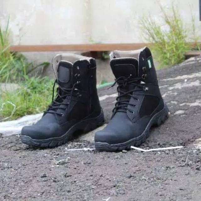 Tactical shoes ujung satety besi