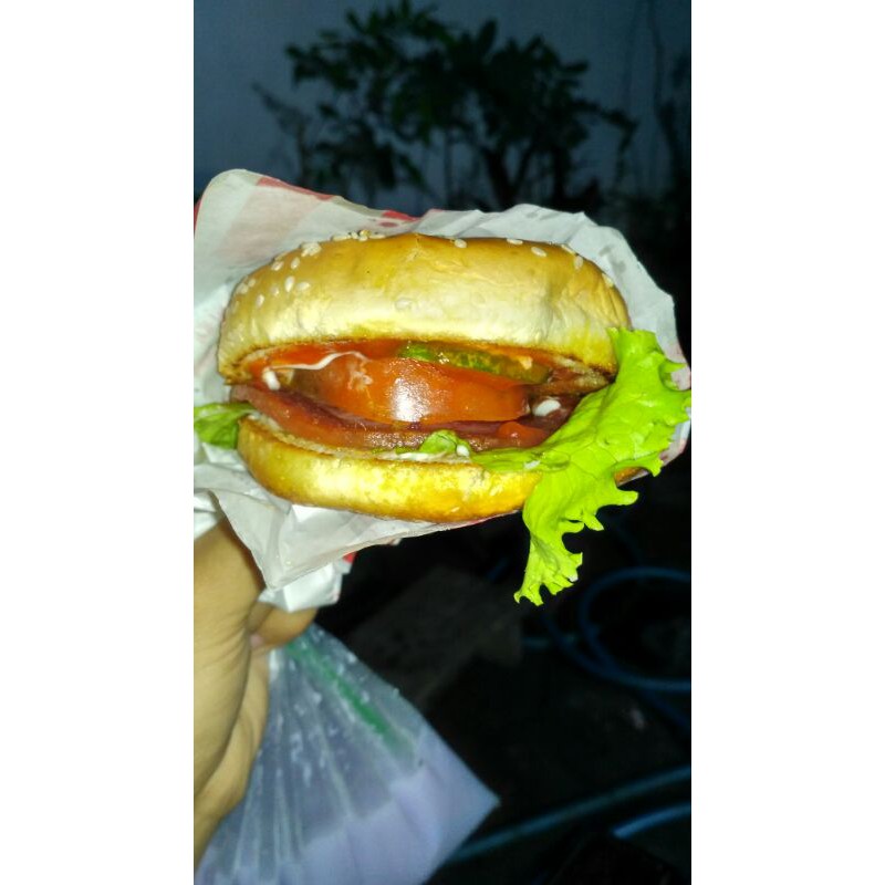 

burger kegedean tomat