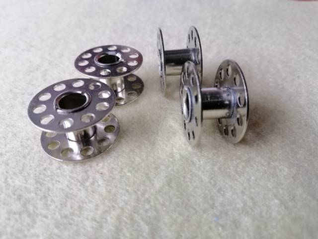 Spool / Bobbin Besi 1Dus isi 200biji