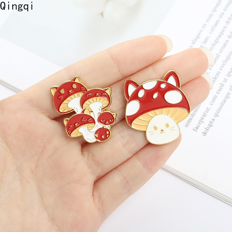 Bros Pin Enamel Bentuk Kartun Hewan Kucing Jamur Tanaman Untuk Hadiah