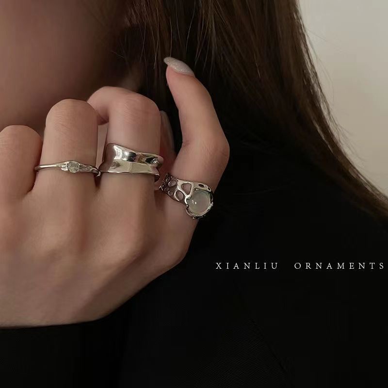 Jepang dan Korea ins gaya dingin silver hollow geometris cincin wanita retro mikro bertatahkan zirco