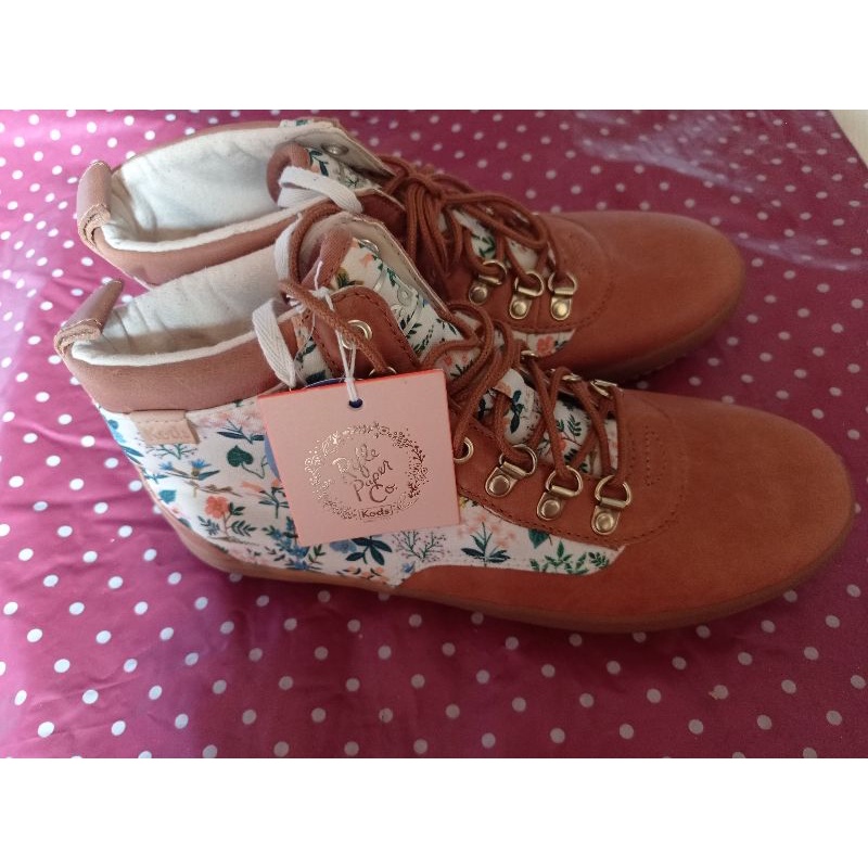 sepatu keds boots original