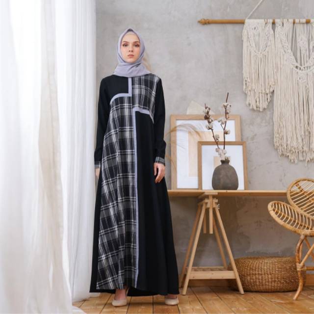 Block Abaya Black S by Zerina Banu