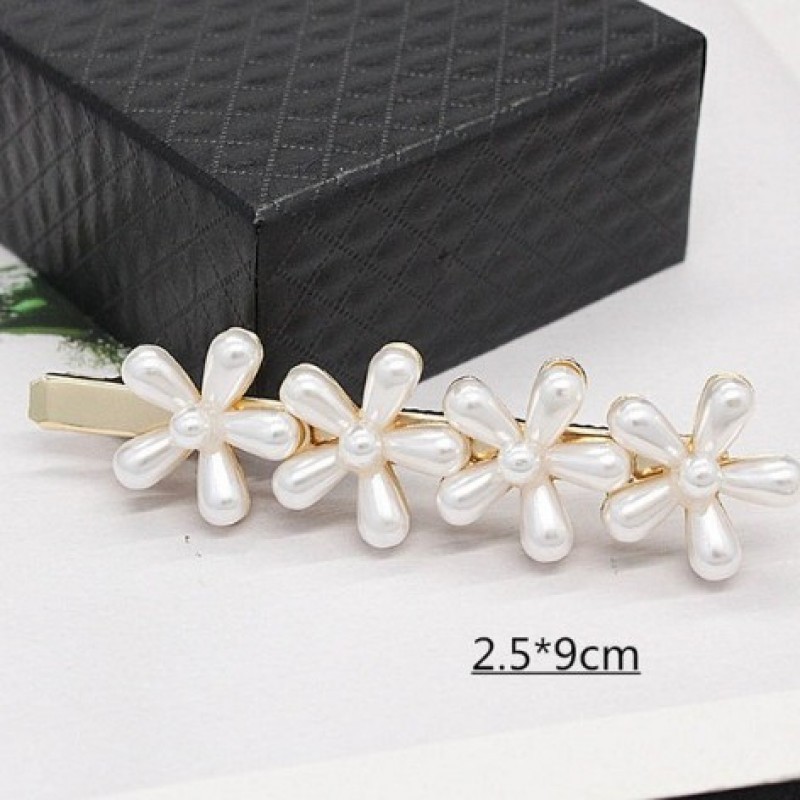 

-NO BRAND- Flower Pearl Clip