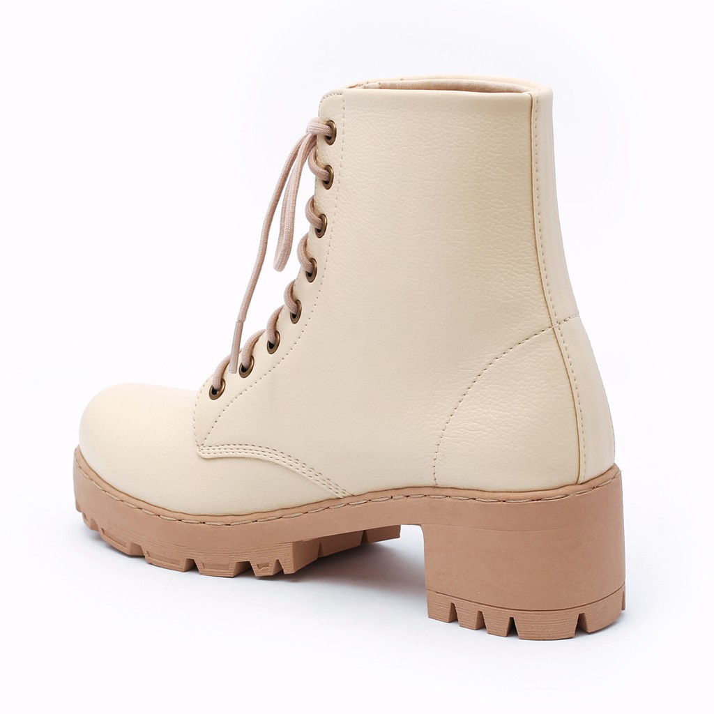 KHK by Khakikakiku Meghan Broken White Tex Boots