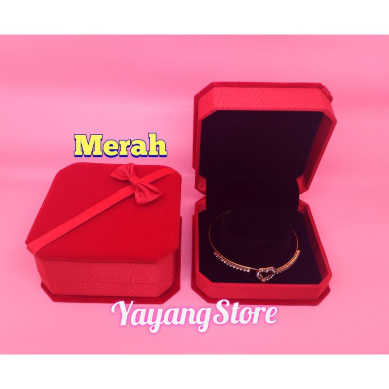 Kotak Gelang / Box Gelang Emas Beludru Mewah