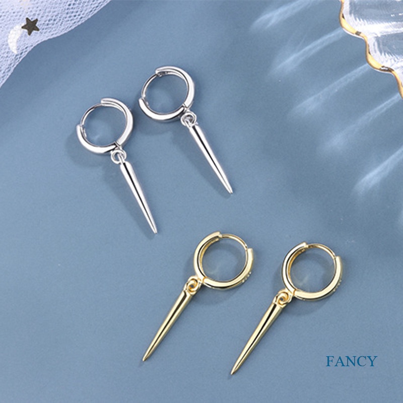 Anting Tusuk Gantung Bentuk Kerucut Aksen Rivet Warna Silver Untuk Wanita